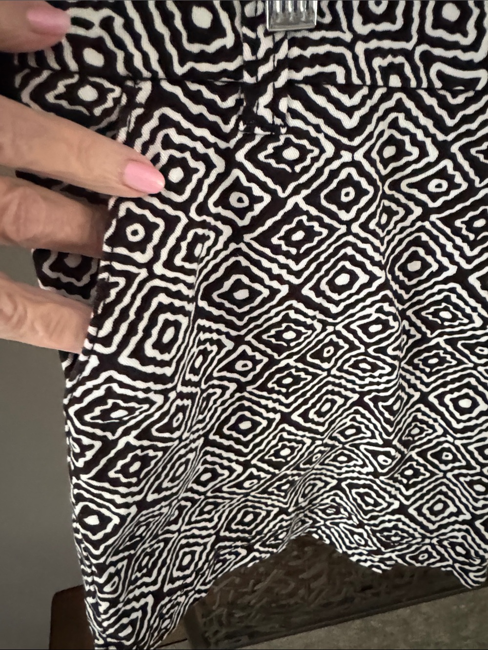 BCG Size 12 Black White Geometric Athletic Shorts Stretch Fit - Picture 6 of 6